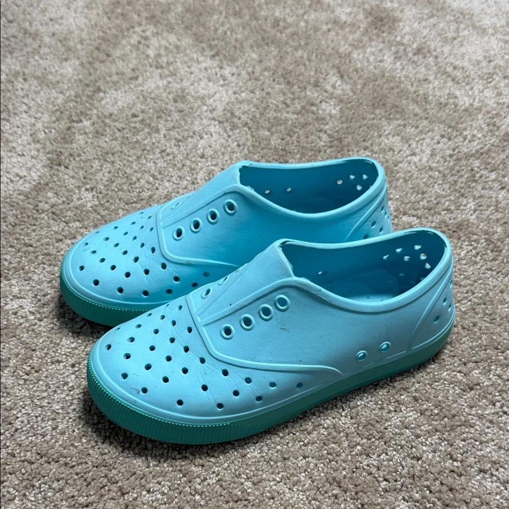 Kids Aqua Slip-On Water Shoes with Perforated‎ Upper